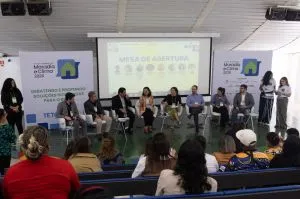 Representantes eleitos firmam compromisso de pautar 'Moradia digna' nos primeiros 100 dias de mandato